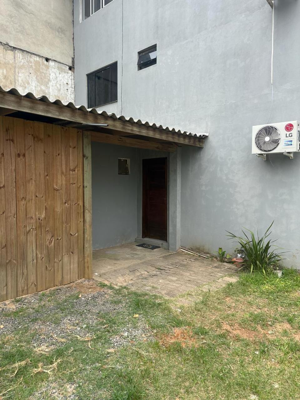 Sobrado Com Terraco E Area De Churrasqueira. Torres Dış mekan fotoğraf
